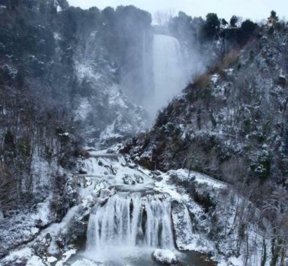 Il Casolare Della Cascata Hotel Terni Eksteriør billede